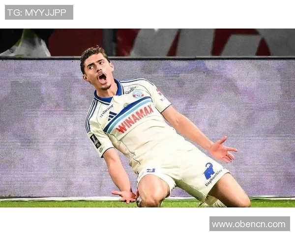 友谊赛巴黎圣日耳曼与本菲卡战平补时争议进球引发全场热议