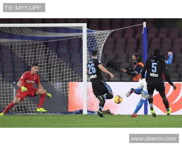 意甲激战：尤文图斯绝杀那不勒斯全场沸腾精彩瞬间回顾与分析