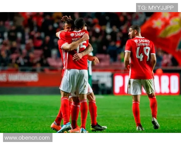 欧冠激战：拜仁狂胜本菲卡6比2全场精彩瞬间回顾